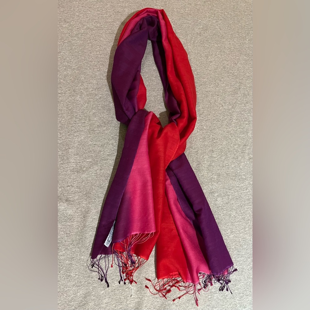 NWOT -Joolay Extra Large Wool and Silk Shawl / Scarf with fringe -Multi color-OS